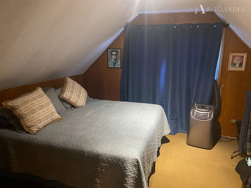 Casa En Venta De 5 Dorm. En Las Condes
