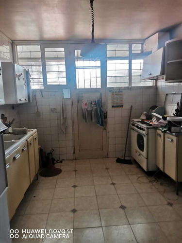 Se Vende Casa En Ñuñoa De 210m2,4d,3b,2e (101315)
