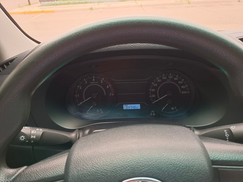 Imagen 6 de 15 de Toyota Hilux 2018 2.7 Cabina Doble Sr Mt