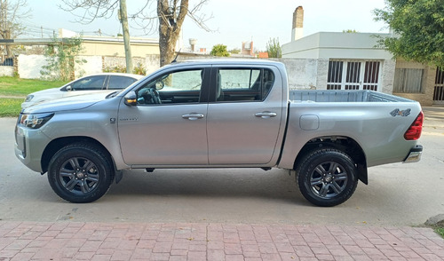 Toyota Hilux Sr 4x4 2.8 M/t 0km Financiada