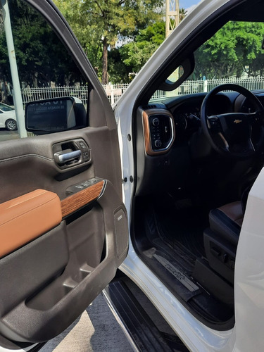 Imagen 8 de 13 de Chevrolet Cheyenne High Country 2021