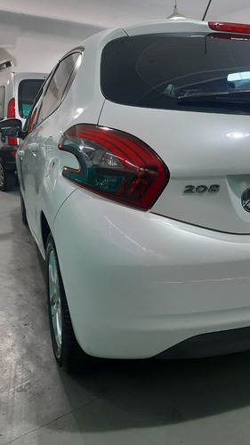 Imagen 14 de 15 de Peugeot 208 Allure