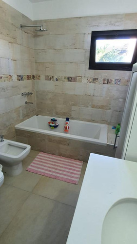 Imagen 29 de 30 de Excelente Propiedad En Venta. Amb. Lote Interno. Gran Jardín. San Francisco. Villanueva.