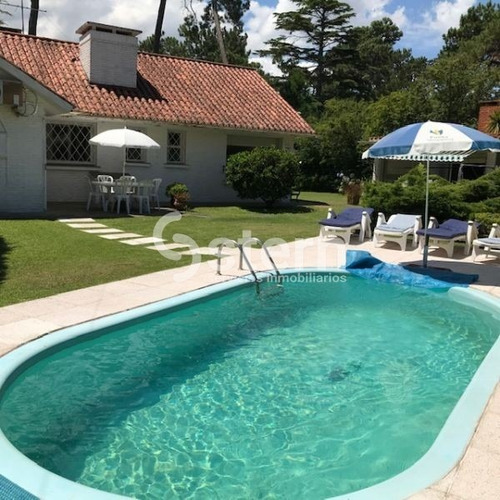 Venta Casa 3 Dormitorios, Cantegril Punta Del Este- Ref: 917