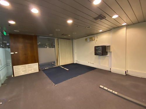Importante Edificio Para Entrar Sobre Peatonal Sarandi