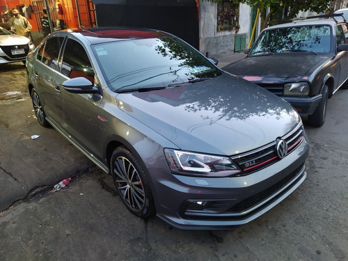 Imagen 1 de 10 de Volkswagen Vento 2.0 Tsi Gli 211cv App Connect + Nav 2016
