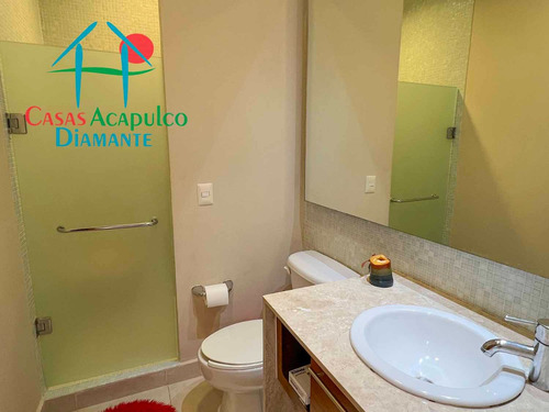 Cad Mayan Lakes 16 302. Amplia Terraza Con Vista A Las Áreas Comunes Y Acceso A Un Exclusivo Club De Playa