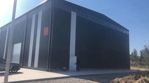 Imagen 2 de 14 de Excelente Galpón En Alquiler - Predio Cerrado Con Seguridad Y Servicios