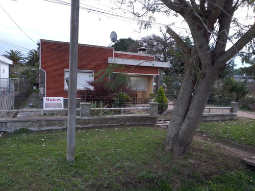 Se Vende Casa De Tres Dormitorios, Santa Rosa, Canelones.