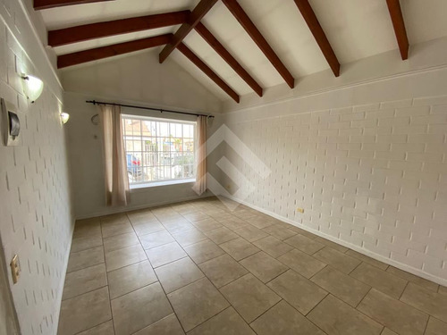 Casa En Arriendo De 3d 2b Patio En Padre Hurtado