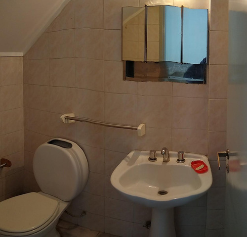 Casa En Dos Plantas 3 Ambientes Con 2 Baños