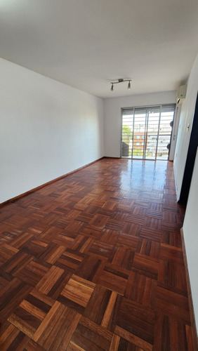 Dueño Vende Excelente Apartamento 2 Dormitorios Con Balcón 