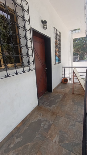 Aparto-casa, Remodelado, Amoblado Y Equipado En La Urb. Alta Florida (planta Alta)