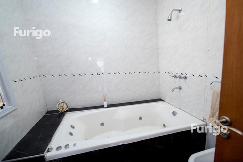 Venta Casa 4 Dormitorios Jardin Cochera Rosario Abasto