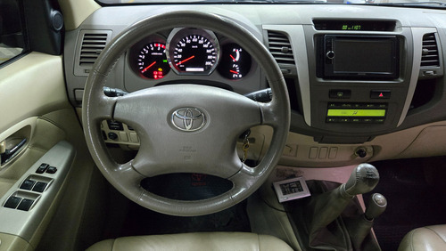 Toyota Hilux SW4 3.0 Srv Cuero