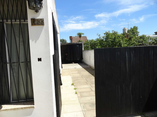 Imagen 2 de 15 de Casa En Venta 4 Amb. C/cochera Y Jardín Hurlingham