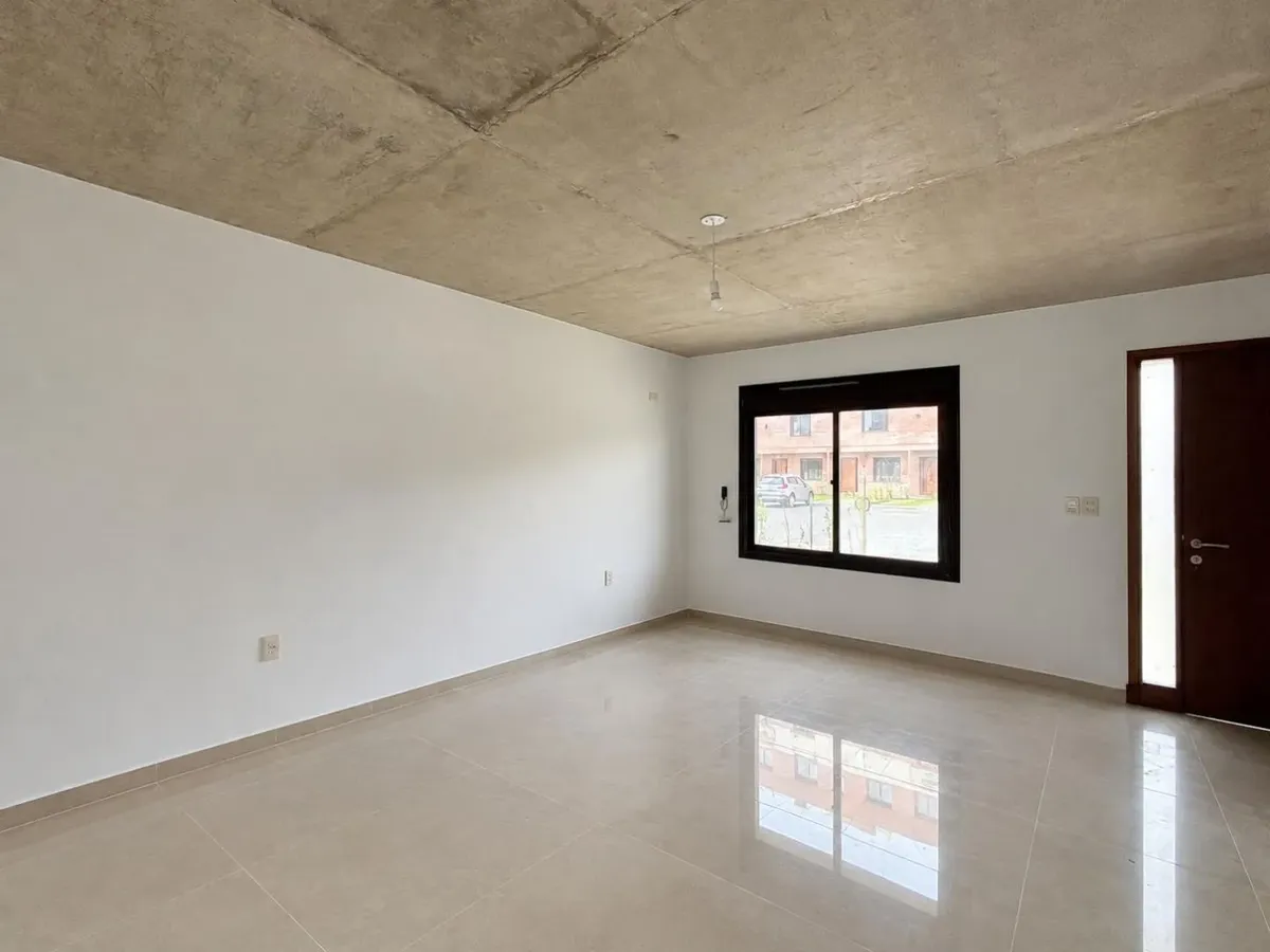 Casa En Alquiler De 3 Dormitorios En Carrasco Norte · Foto 2