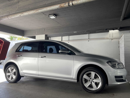 Imagen 18 de 20 de Volkswagen Golf 2016 1.6 Trendline