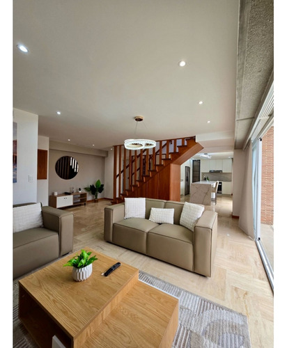 Apartamento En Alquiler 300 M2- Urb. La Castellana