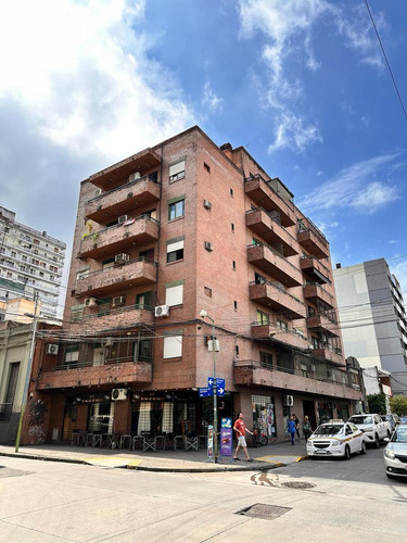 Departamento De 3 Dormitorios + Dependencia En Barrio Norte, Balcarce Y San Juan