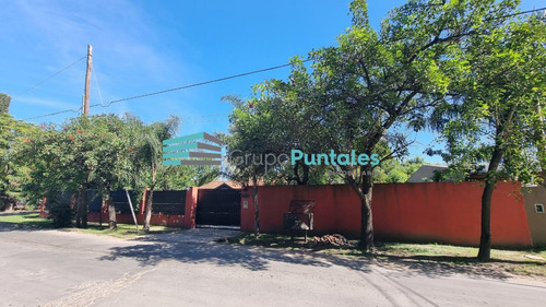 Casaquinta En Barrio La Union, A Mts De El Trebol, Con 3 Dormitorios Y Piscina