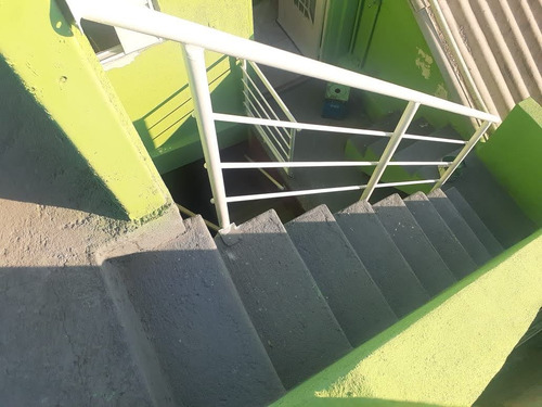 Vendo 4 Quartos,3 Banheiros,3 Cozinha,2 Salas,1 Garagem,