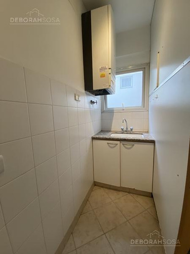 Departamento De 4 Ambientes En Belgrano - Cochera Fija Y Cubierta.