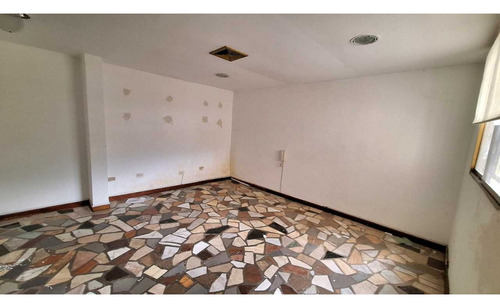 Alquiler Los Chaguaramos Local Comercial En Edificio