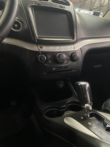Dodge Journey 2.4 Sxt 7 Pasajeros At