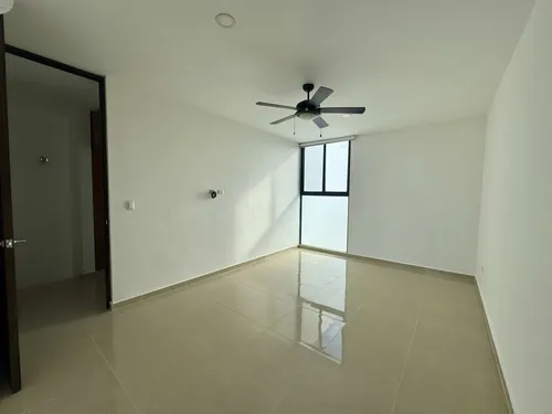 Residencia En Venta De 4 Recámaras En Privada Amanthea.