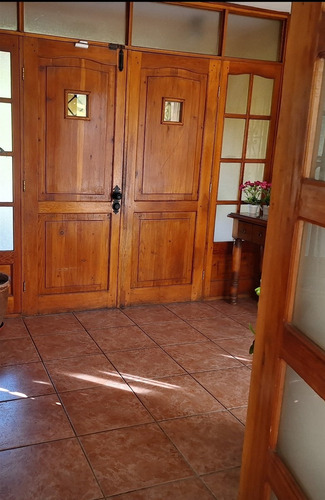 Casa En Venta De 4 Dormitorios. En Condominio En Los Andes