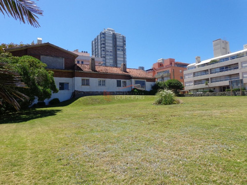 Imagen 11 de 18 de Venta De Terreno Con Vista Al Mar En Punta Del Este!, Península, Apto Para 3 Pisos
