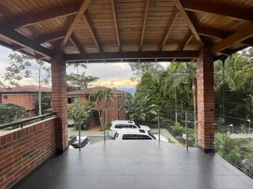 Casa En Arriendo En El Poblado. Cod A776056