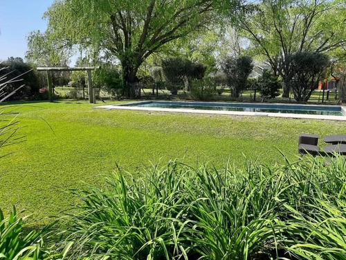 Venta Casa Pilar Del Este Los Jazmines, Muy Linda Casa En Lote Central Con Vista Al Parque, Una Planta