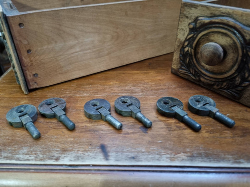 Antiguas Bisagras Para Baulera Y Cabezal Máquina Singer (Usado)
