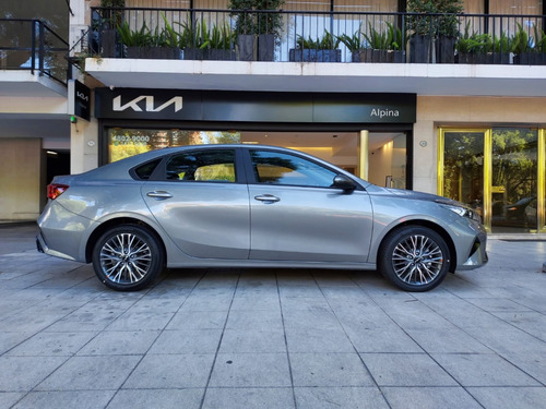 Kia Cerato 2.0 Sx Plus At6 L22