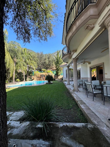 Casa En Renta En Colonia Bosques De Las Misiones Sector Encino, Santiago, Nuevo León