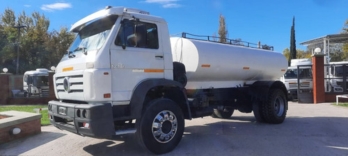 Volkswagen 13180 2010 Regador De 9000lts Unicoo Rentaltrucks