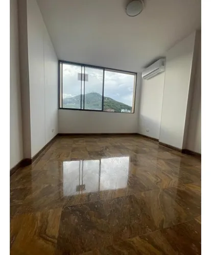 Venta De Aparta Estudio De 35mts2 En Alférez Real, Sur De Cali, 10153.