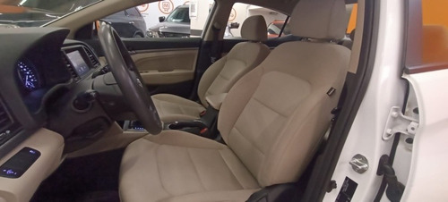 Imagen 12 de 13 de Hyundai Elantra 2018 2.0 Gls At