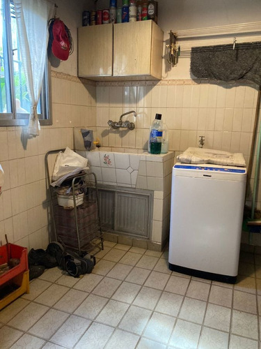 Imagen 26 de 28 de Chalet En Venta De 5 Ambientes Con Cochera En Banfield