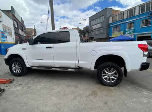 Toyota Tundra 5.7 Crewmax Limited
