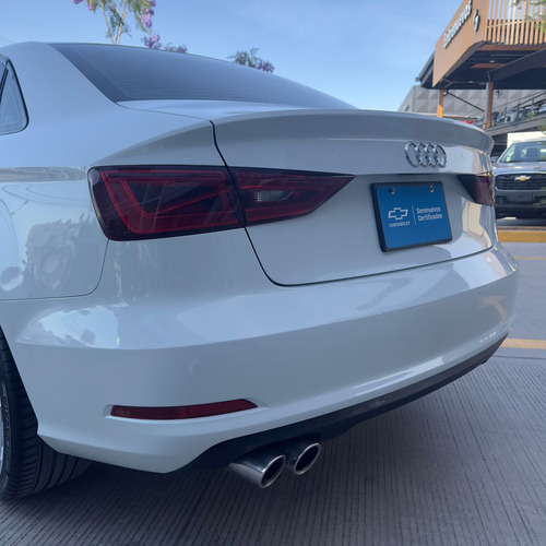 Audi A3 1.8 Sedán Ambiente At