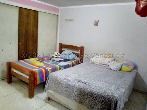 Imagen 5 de 11 de Apartamento Venta Clnas Bello Monte Mls #21-22990 Espectacular Apartamento De 119 Mts.2, Fresco Y Bien Iluminado, De Excelente Distribución: Tres Habitaciones, Dos Baños Completos, Amplia Cocina
