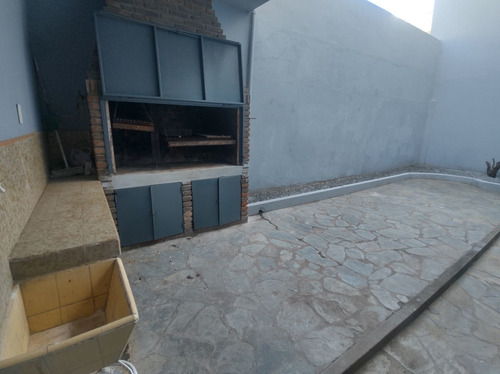 Imagen 2 de 21 de Gran Patio Con Parrilla. A 300 Mts De La Estación Bosch