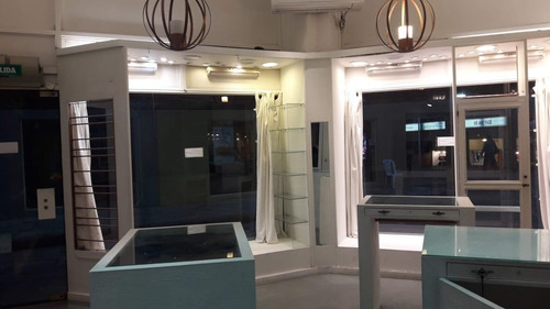Imagen 4 de 8 de La Mejor Galeria Comercial Centro De Pinamar, Bunge Y Libertador