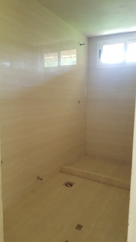 Alto Hatillo Imponente 180mts Financiamiento 50% En Dos Años Sin Intereses Linda Vista Edificio Nuevo Pozo De Agua Calle Privada Vigilancia 2habitaciones /3baños 2 Puestos En Sótano Maletero
