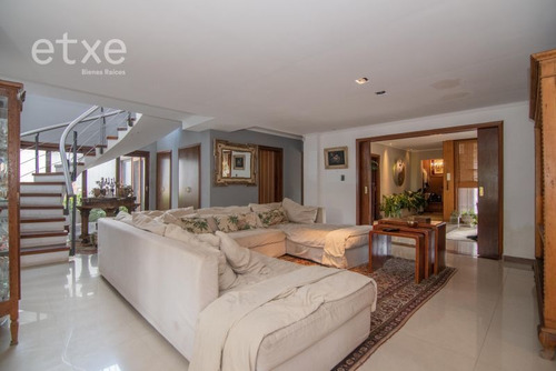 Casa En Venta De 4 Dormitorios En Carrasco