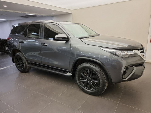 Toyota Hilux Sw4 Tdi Srx 4x4 At 7 Asientos 2020 - Lenken
