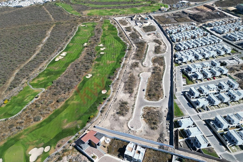 Terreno De 718m² Colindante A Campo De Golf, Clúster De Solo 38 Lotes, Zibatá, Qro.
